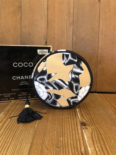 chanel vip pouch|chanel pouch review.